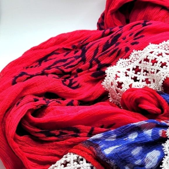 Red White & Blue Laced Scarf - Picture 2 of 7